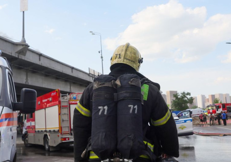 Пожар на стройплощадке на востоке Москвы потушили