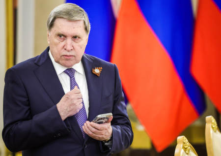 Ушаков раскрыл, как Россия застраховала от кризиса торговлю с Китаем