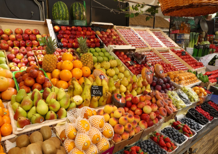 Экономист ответил, выгодно ли покупать продукты на рынке