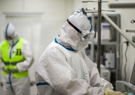 Вирусолог оценил опасность COVID-19