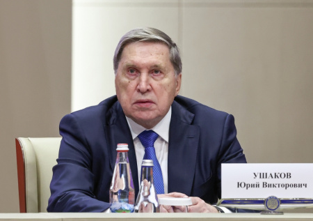 Ушаков рассказал, какие вопросы поднимут Путин и Си Цзиньпин на встрече