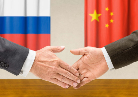 Политолог объяснил, как будут развиваться отношения России и Китая