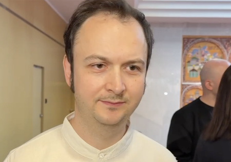 «Не кланялся, как мудак»: режиссер Золотовицкий рассказал о совете отца