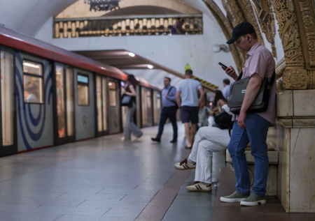 Психолог дала советы, как избавиться от панической атаки из-за жары в метро