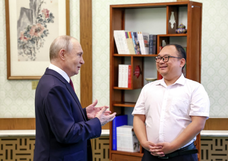 Китаец увидел Путина спустя 26 лет и рассказал о подарке президента
