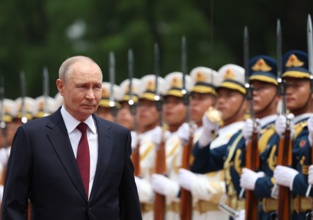 Путину дали авто с «божественными» номерами в Пекине