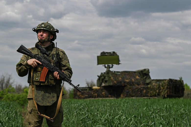 Военнослужащий расчета зенитного ракетного комплекса «Тор-М2»