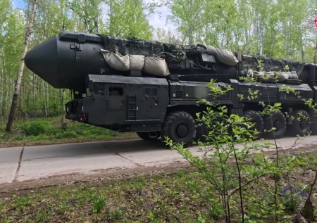 Минобороны опубликовало кадры запуска «Ярса» с Плесецка по полигону Кура