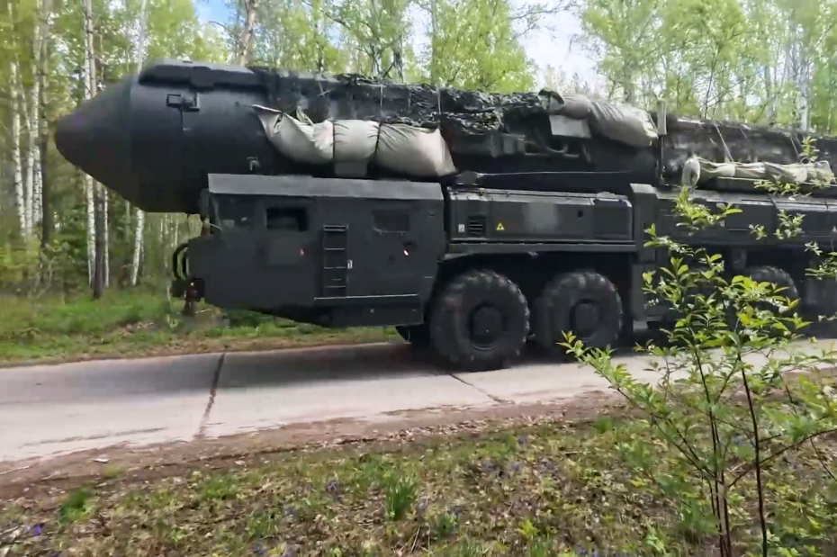 Автономная пусковая установка ПГРК «Ярс» во время учений ВС РФ по подготовке и применению ядерных сил