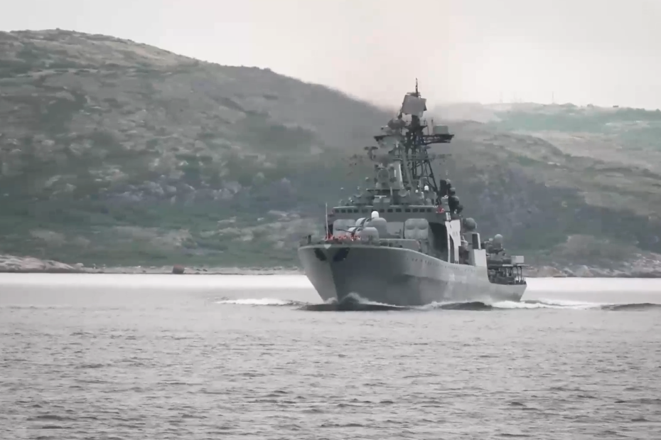 Военный корабль во время учений ВС РФ по подготовке и применению ядерных сил