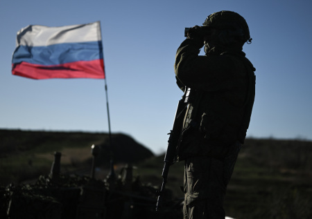 Флаг России подняли над новым освобожденным селом в Харьковской области