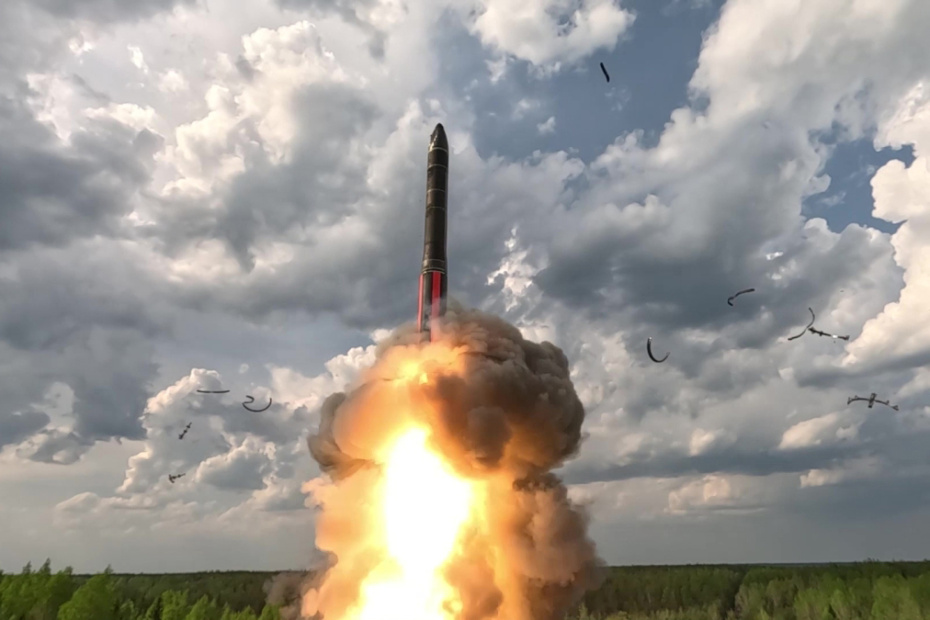 Работа расчета и пуск ПГРК «Ярс» во время учений ВС РФ по подготовке и применению ядерных сил