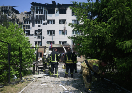 Обстановка внутри обрушенного общежития в Старобельске попала на видео