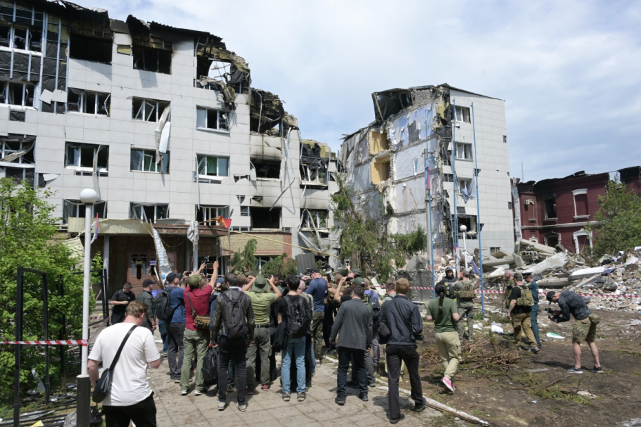 Представители СМИ из 19 стран на месте трагедии в Старобельске в ЛНР