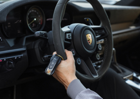 Стало известно, кто был за рулем Porsche в ДТП с Прудниковым