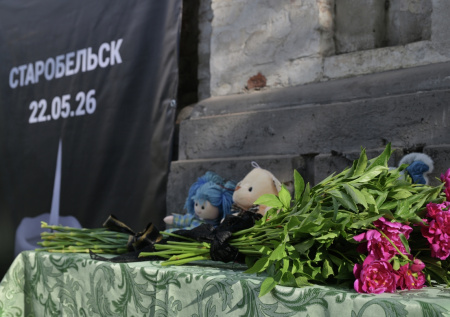 Погибших при атаке в Старобельске студенток похоронят в подвенечных платьях
