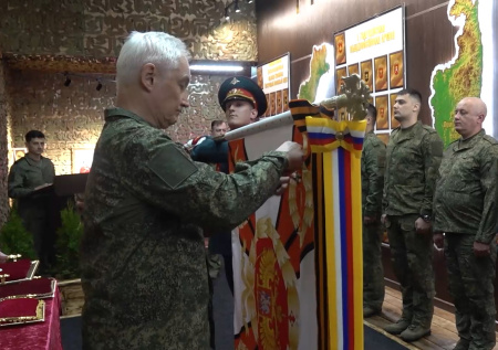 Белоусов наградил три соединения группировки войск «Восток»