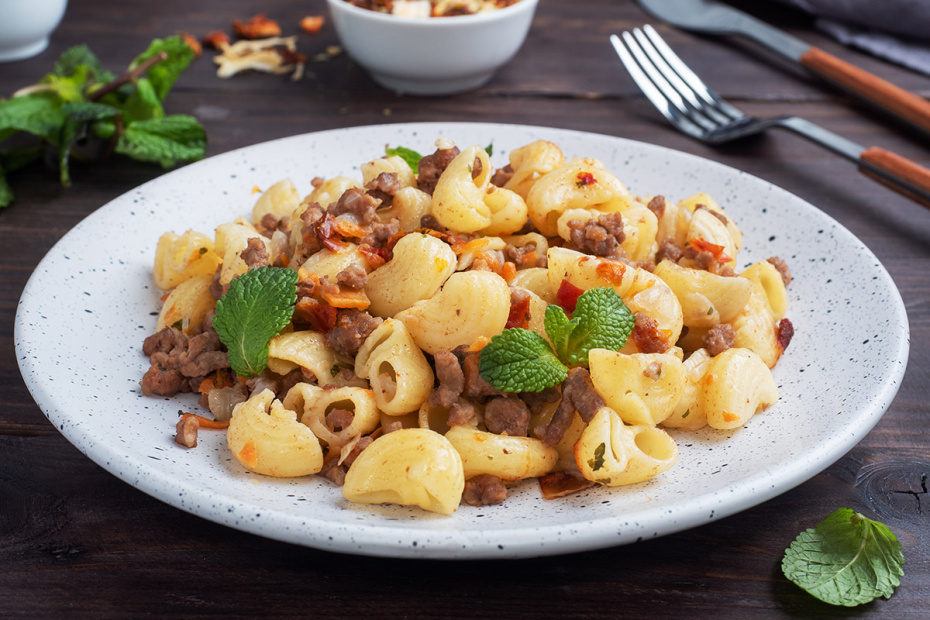 Рецепт макарон с мясом в казане