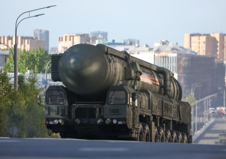 «Сигнал Западу»: депутат о массированном ударе России по ВПК Украины