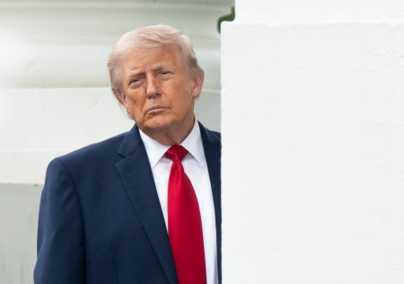 Трамп потребовал от Ирана немедленно отдать уран