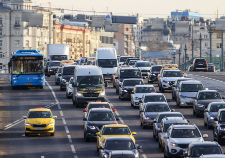 В Госдуме придумали, как сделать дороги удобнее для водителей легковушек