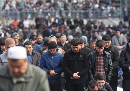Молитва на Курбан-байрам прошла у Московской соборной мечети