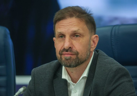 Ради семьи, а не блуда: депутат Кузнецов о браках и разводах в России