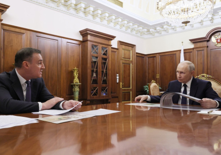 Путин провел встречу с вице-премьером России Патрушевым