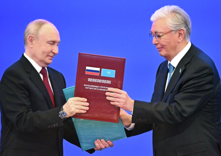 Путин и Токаев подписали заявление о семи основах дружбы и добрососедства