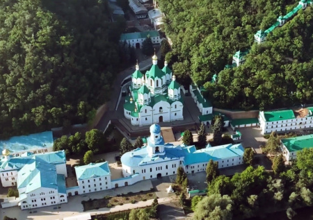 Стало известно состояние Святогорской лавры в ДНР