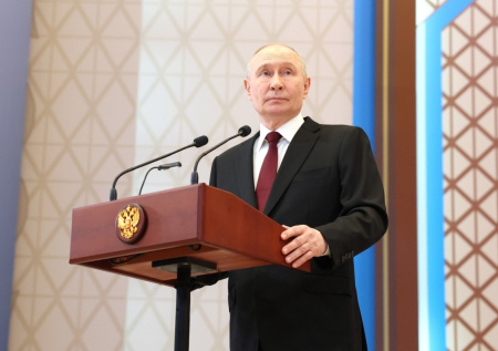 Владимир Путин поздравил с юбилеем народную артистку России Роксану Бабаян