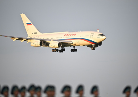 Казахстанский пилот сопроводил борт Путина под трек «Матушка-земля»