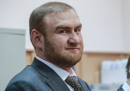 Экс-сенатор хотел передать взятку через тайник в лесу