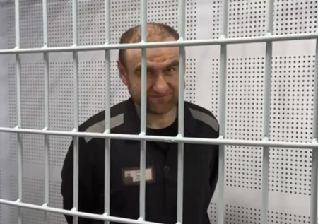 В позе дельфинчика и без крабов: как Арашуков сидит в «Черном дельфине»