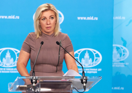 Захарова провела параллель между Зеленским и Гитлером