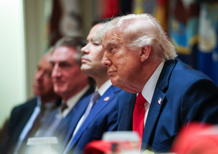 Трамп назвал возможную дату заключения мира с Ираном