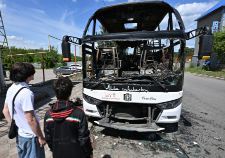 Число пострадавших при атаке ВСУ на автобус в Енакиево выросло