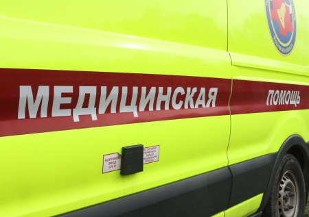 Покупатель оказался под колесами машины в супермаркете
