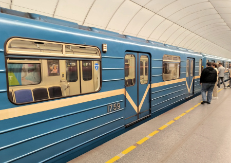 Стало известно, сколько вагонов метро потребуется Петербургу до 2035 года
