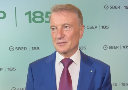 Греф заявил, что при переходе экономики на новую модель будут откаты назад