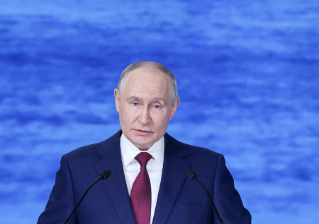 Путин раскрыл, сколько кредитов списал регионам федеральный центр