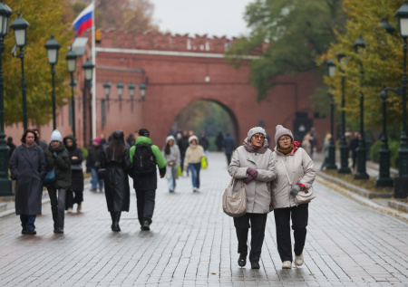 Слабые дожди, туманы, грозы и тепло до +20: погода в Москве в начале осени