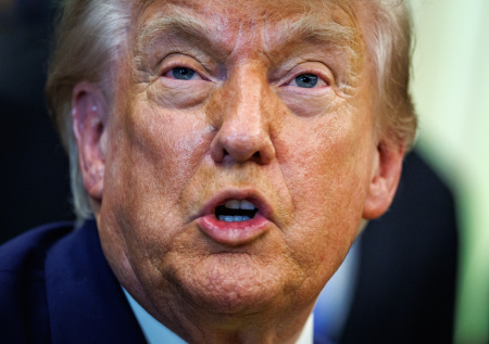 «Ты либо несчастная, либо тупая»: Трамп оскорбил журналистку
