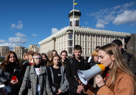 В Киеве прошел митинг с требованием как можно скорее найти пропавших солдат