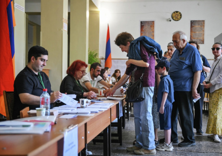 В Кремле ответили на вопрос о нарушениях во время выборов в Армении