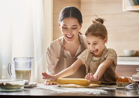 Как научить ребенка самостоятельности: от приготовления еды до вызова врача