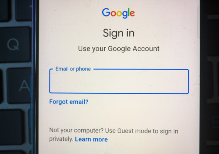 Госдума приняла закон о солидных штрафах за «войти через Google»