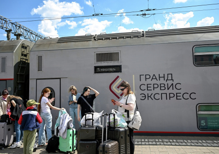 Перевозчик раскрыл, доедут ли поезда до Крыма после атаки ВСУ на состав