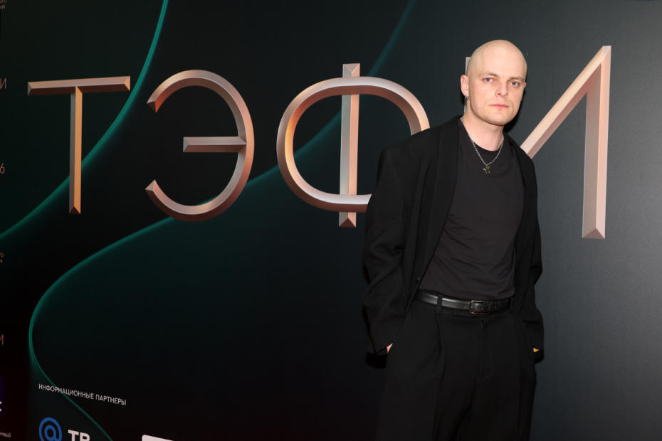 Актер Александр Мизев