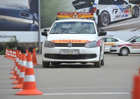 Автоэксперт рассказал, какой курс должен появиться в автошколах